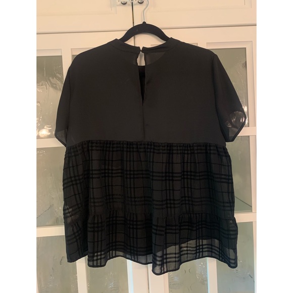 Sheer short sleeved blouse. Size XL from Zara. Black. Never been worn. - Picture 2 of 3